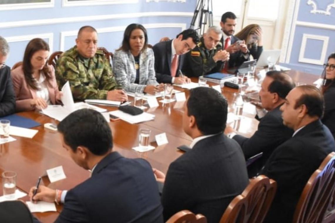Diálogo con presidente, alcaldes y gobernadores